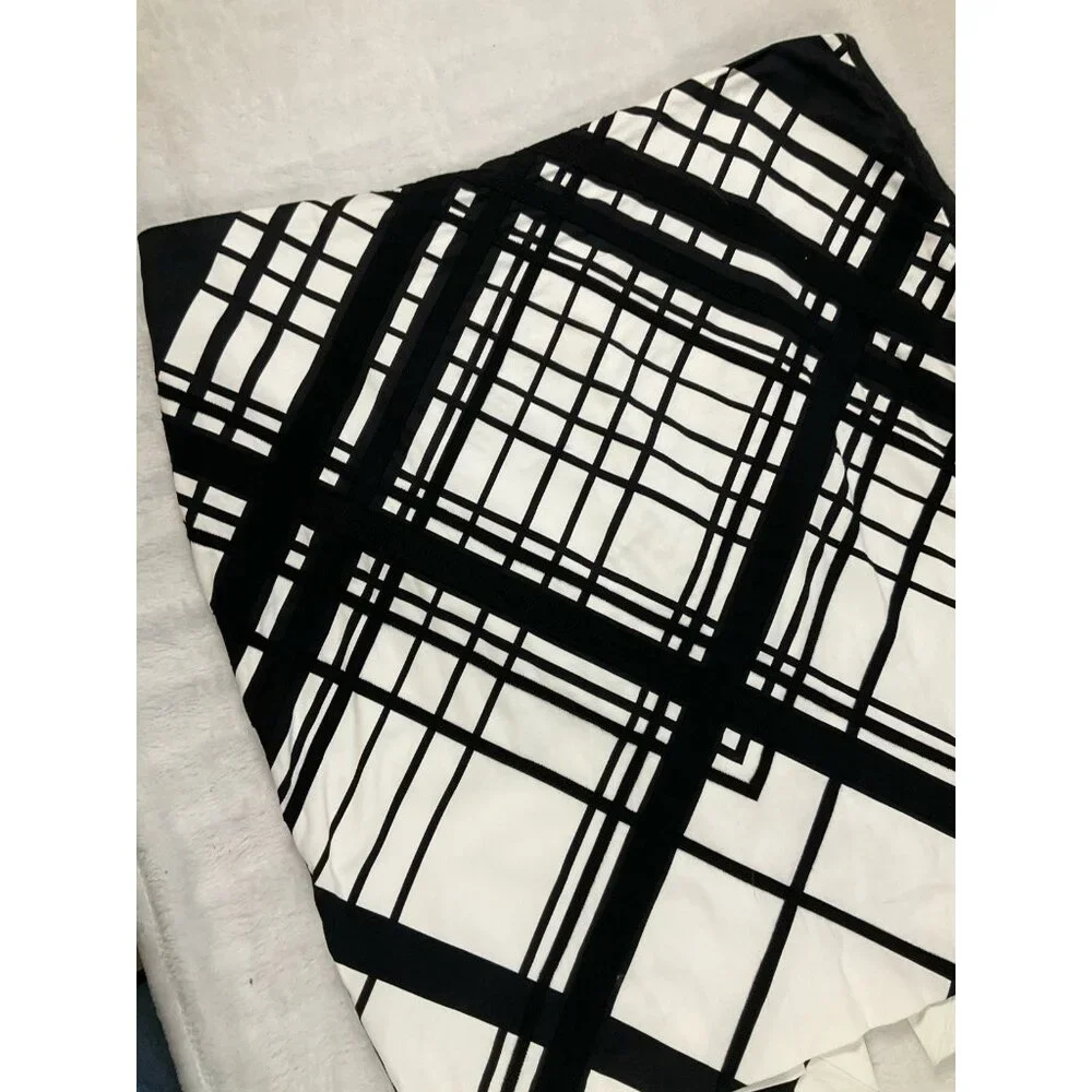 WHITE HOUSE‎ BLACK MARKET | Black White Pencil Skirt Abstract Grid | Size 12 - Picture 4 of 11